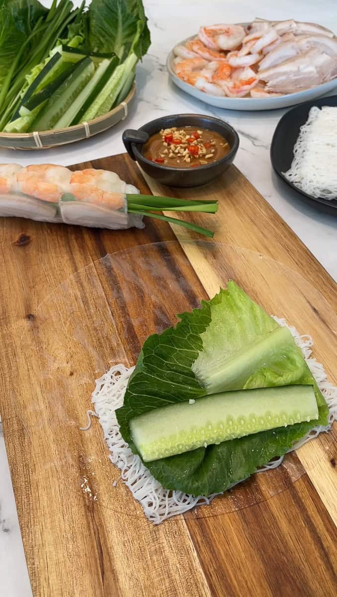 how to roll spring rolls step by step
