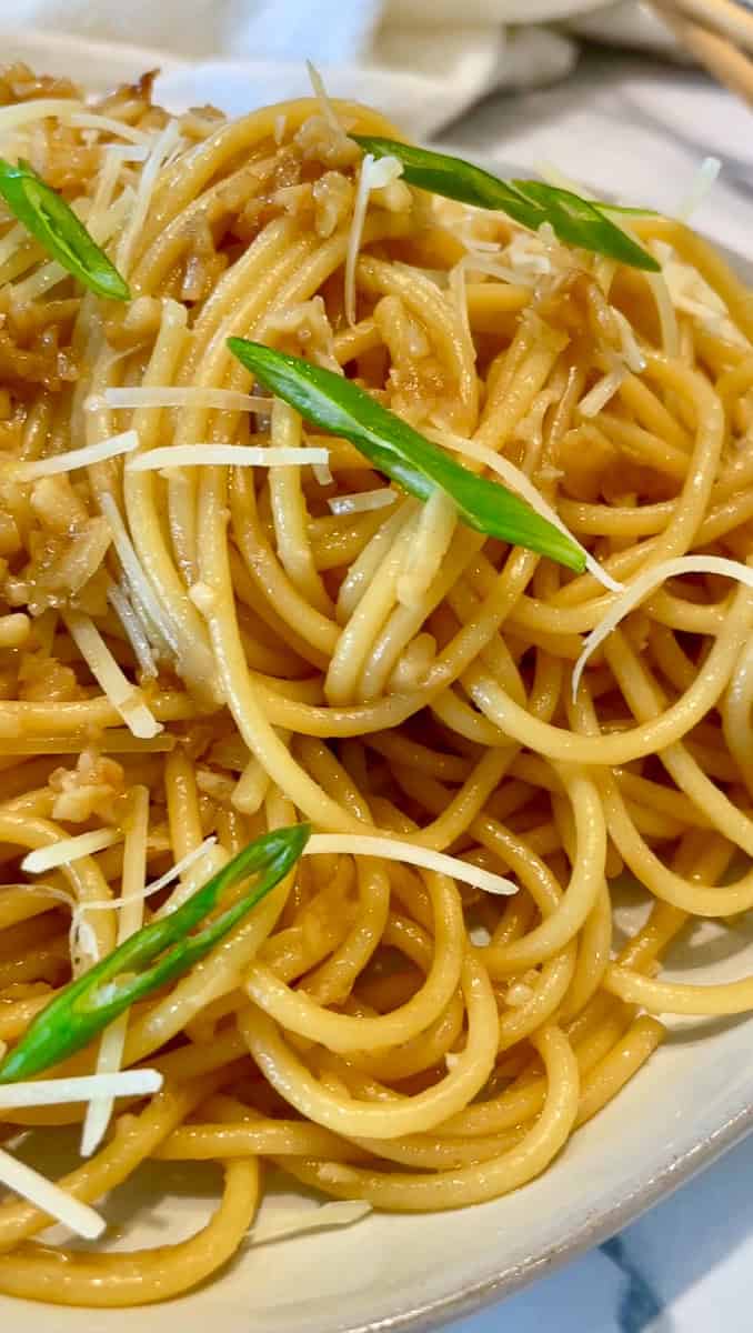 The Best Garlic Noodles Recipe Crab Shack Style The Savory Chopstick