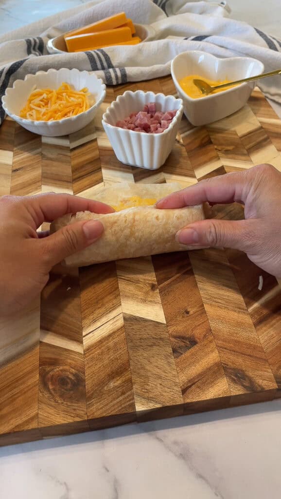 Cheesy Ham Roll Ups-4