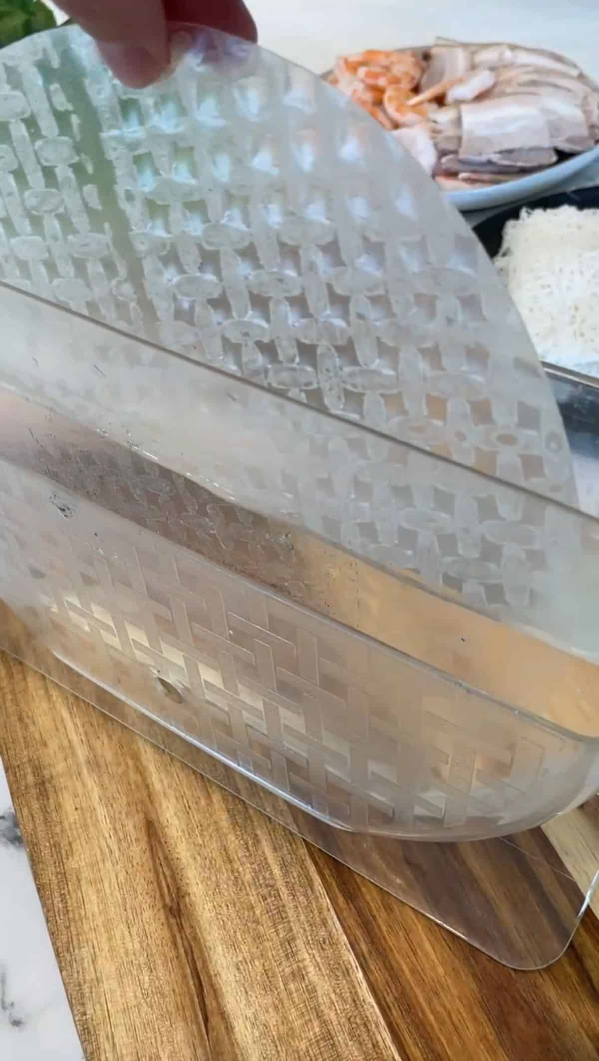 Spring Roll paper dipping